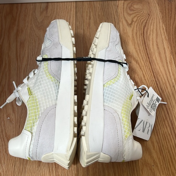New! Zara women’s 8, contrasting color sneakers. - Picture 3 of 12
